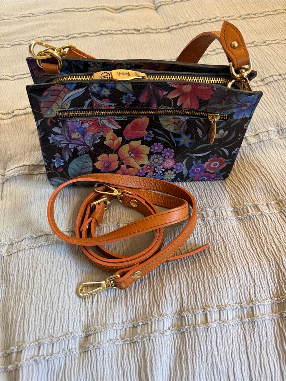 Valentina Floral Print Crossbody Leather Bag Adjustable Strap  NEVER CARRIED